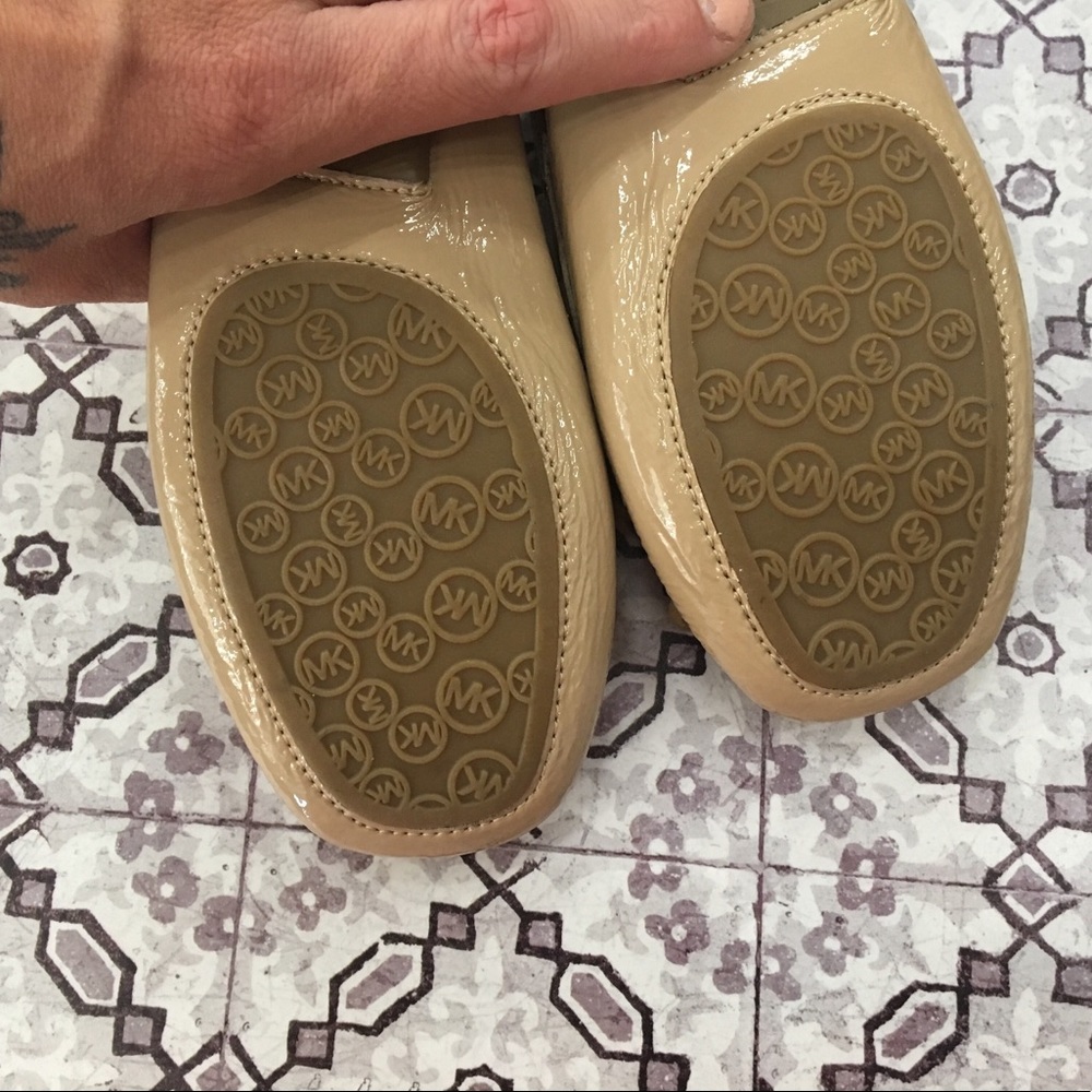 NEW Michael Kors patent leather slip on shoes - Picture 5 of 5